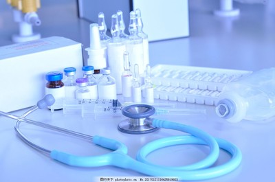 辦公桌上的醫(yī)療器材